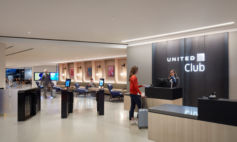 SCB's C10 United Club ORD. Architecture. Aviation.
